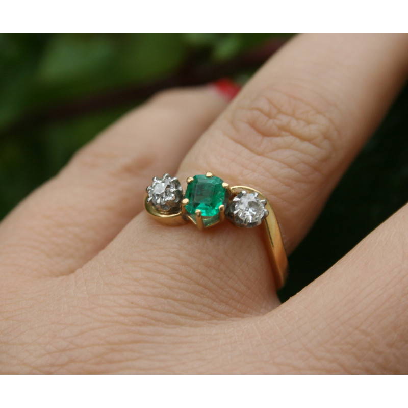 bague de fian ailles ancienne en meraude et diamants
