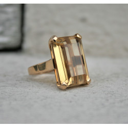 citrine and 18K gold ring