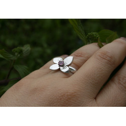 White gold and pink sapphire ring