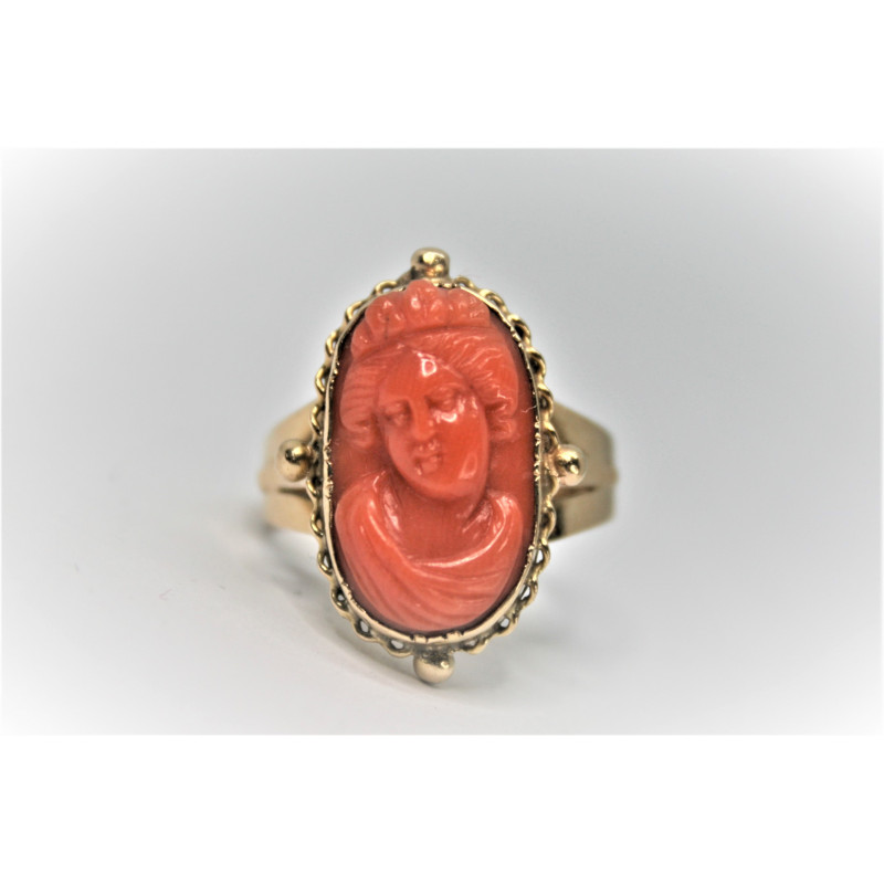 antique coral caméo ring