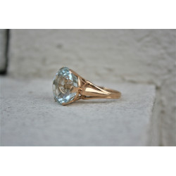 Ravissante bague vintage en or 18 carats et aigue marine naturelle