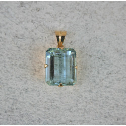 estate aquamarine pendant