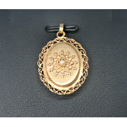 Victorian gold locket