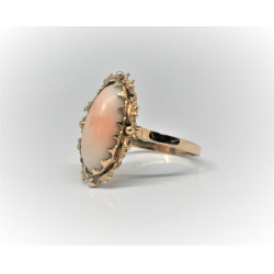 vintage yellow gold and coral ring
