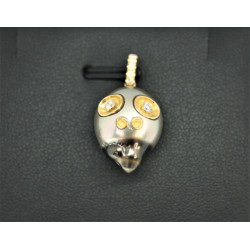 Diamond skull pendant