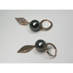 Tahitian pearls and diamonds earrings
