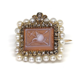 Vintage cameo brooch