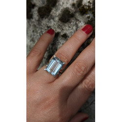 aquamarine and diamonds ring